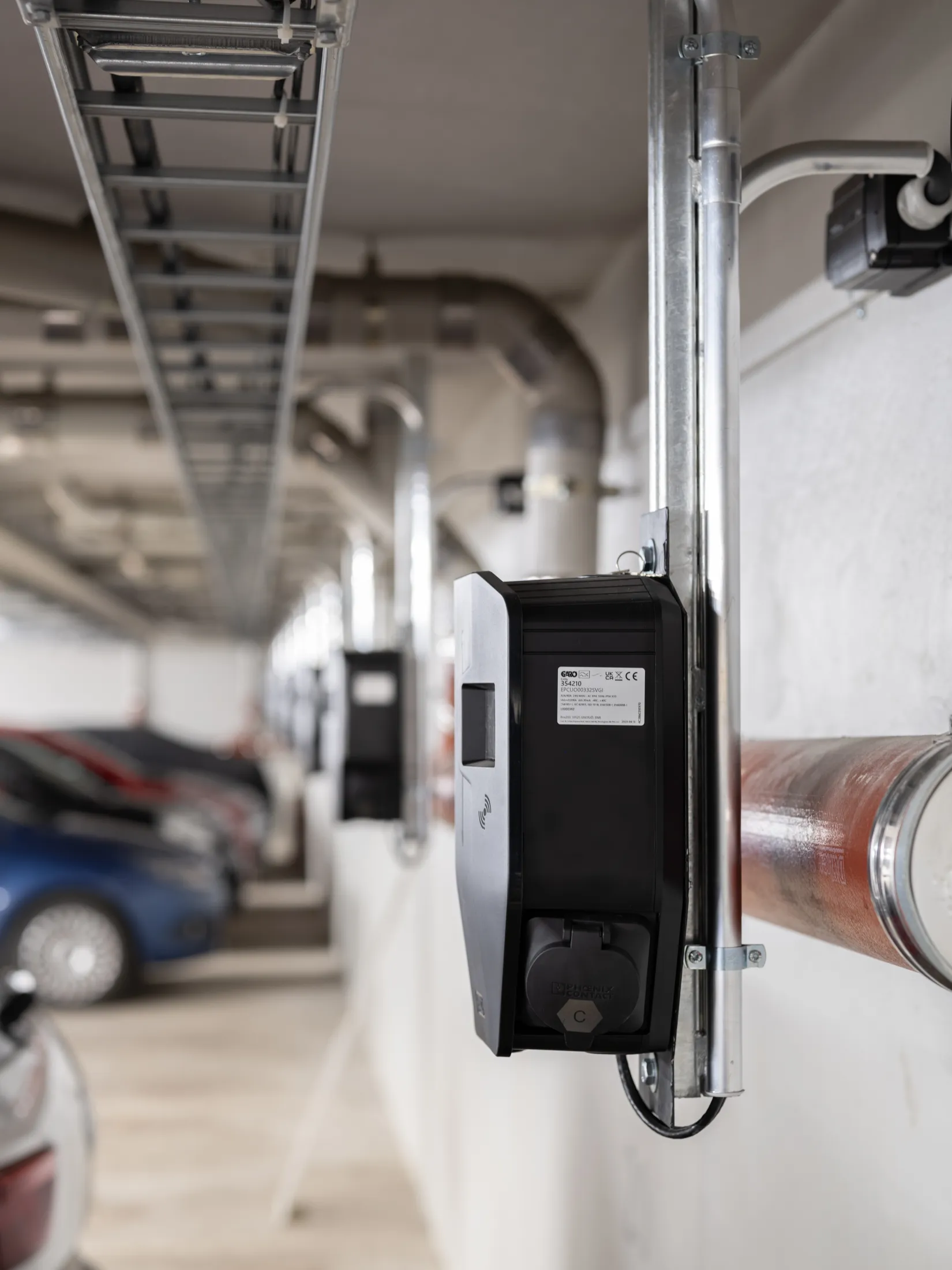 Hero-Sähkö:n autonsähkölataus laattakaapeli