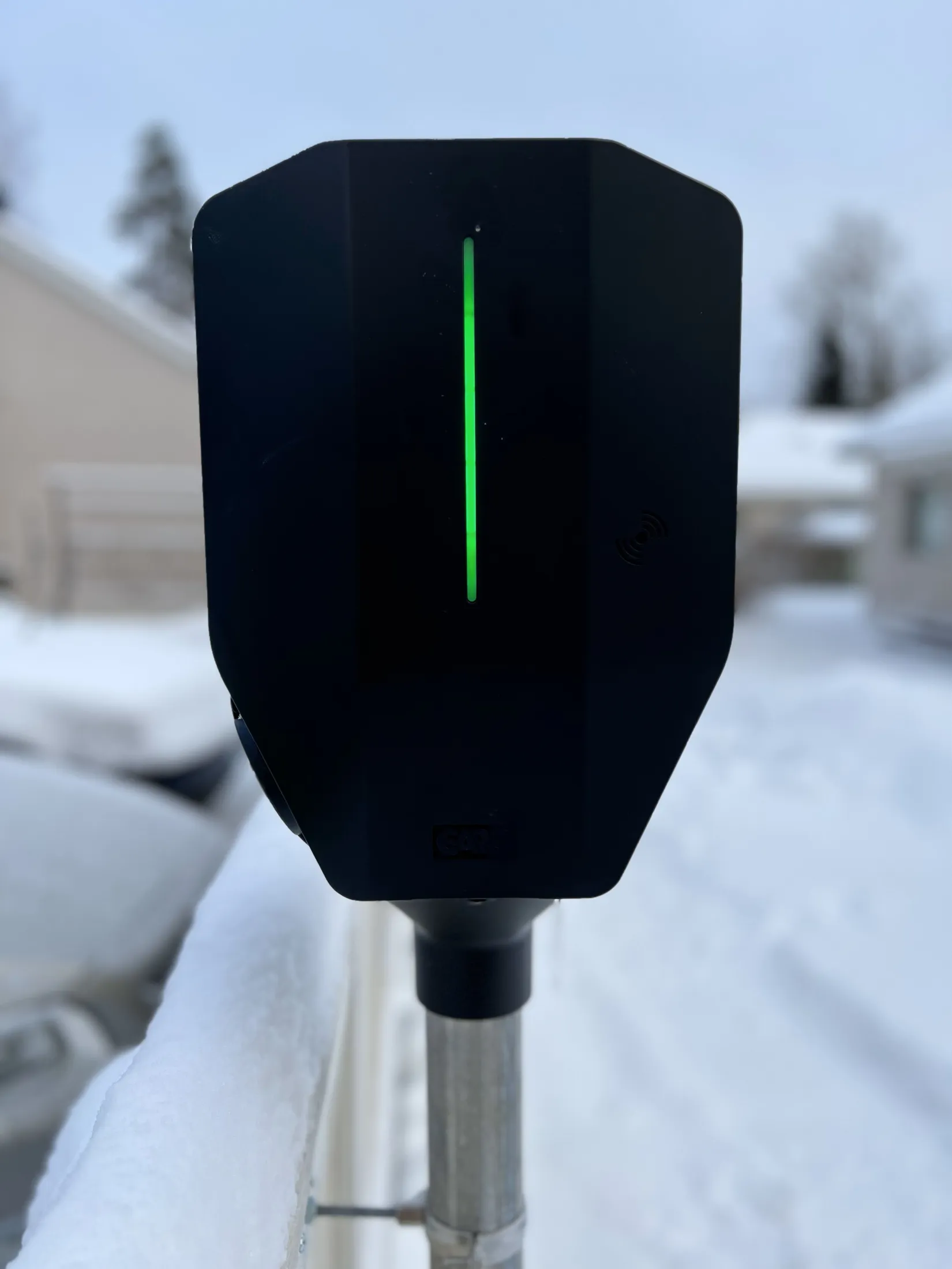 Sähköauton latauspiste Kypäräkuja